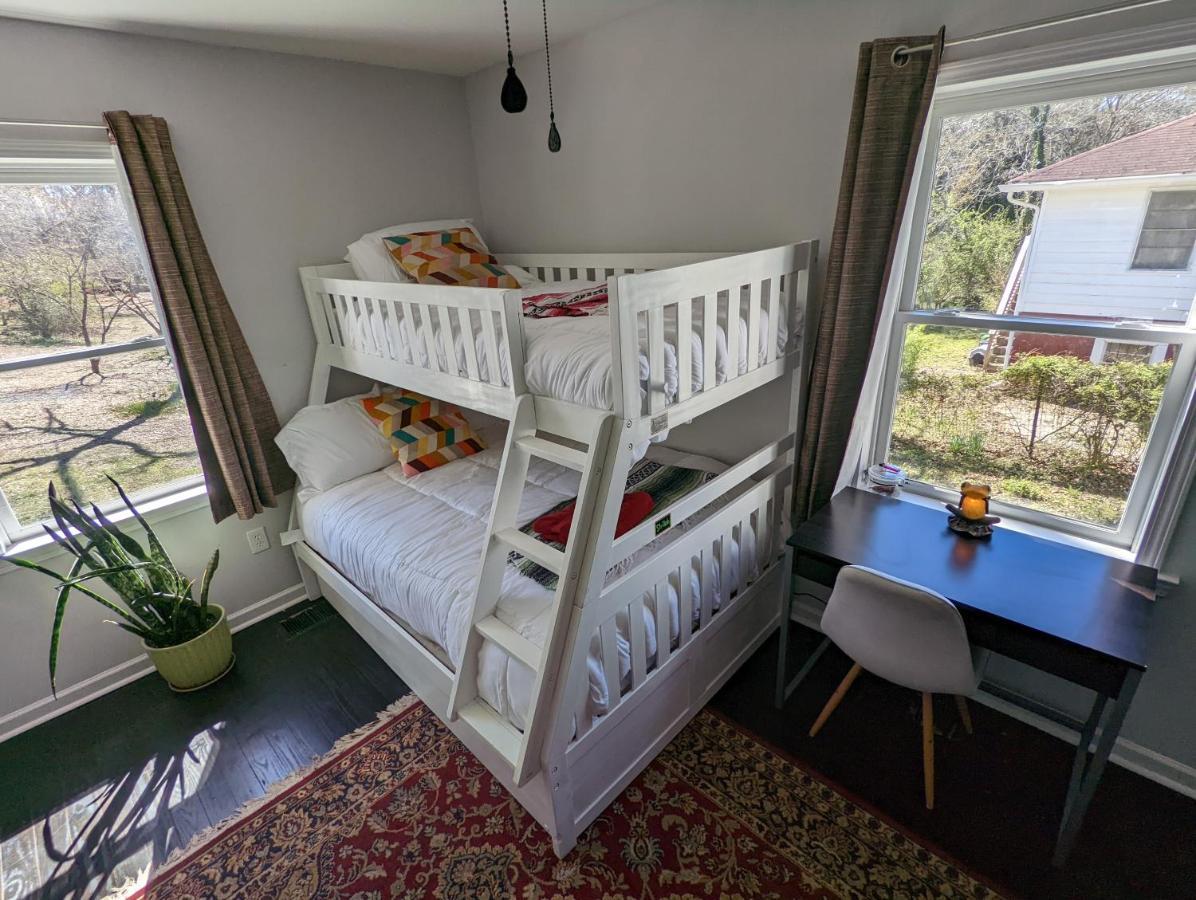 Ekstasis Hostel & Urban Farm แอตแลนตา ภายนอก รูปภาพ